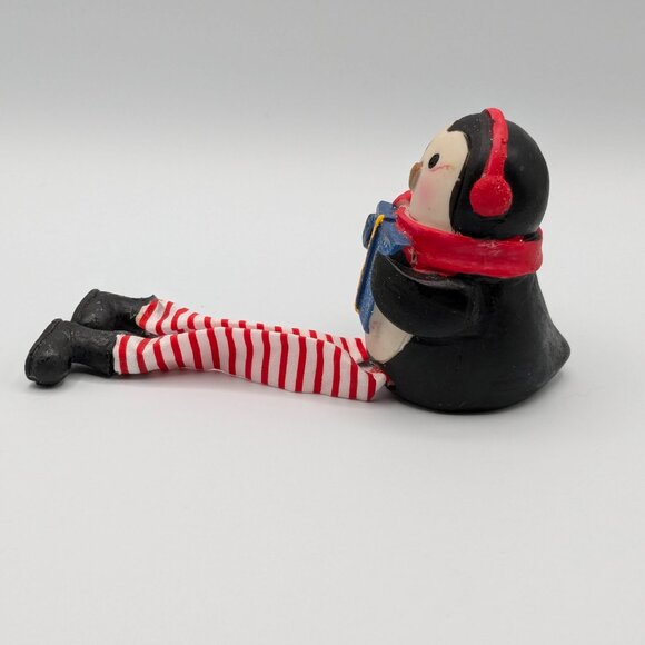 Shelf Sitter Penguin Christmas Caroling Holiday Christmas Figurine - Picture 2 of 8